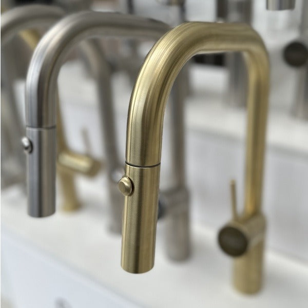 CURVAS GOLD With Pull Out Rounded Spray Head Single Lever Mixer Tap